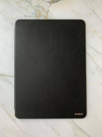XUNOD Чехол для iPad Pro 11 (2018) книжка кожаная на клейкой ленте (чёрный) 9214